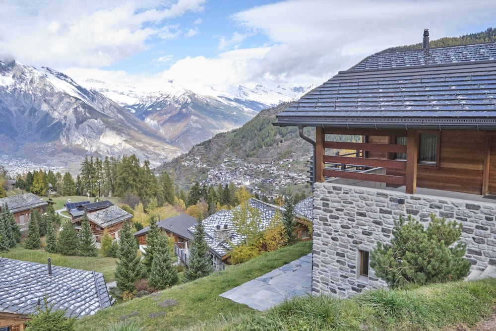Beautiful Luxury Chalet Roy With Incredible Views