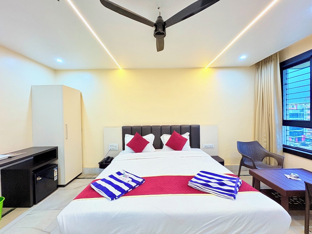 Binapani Hotel & Restaurant Tarapith