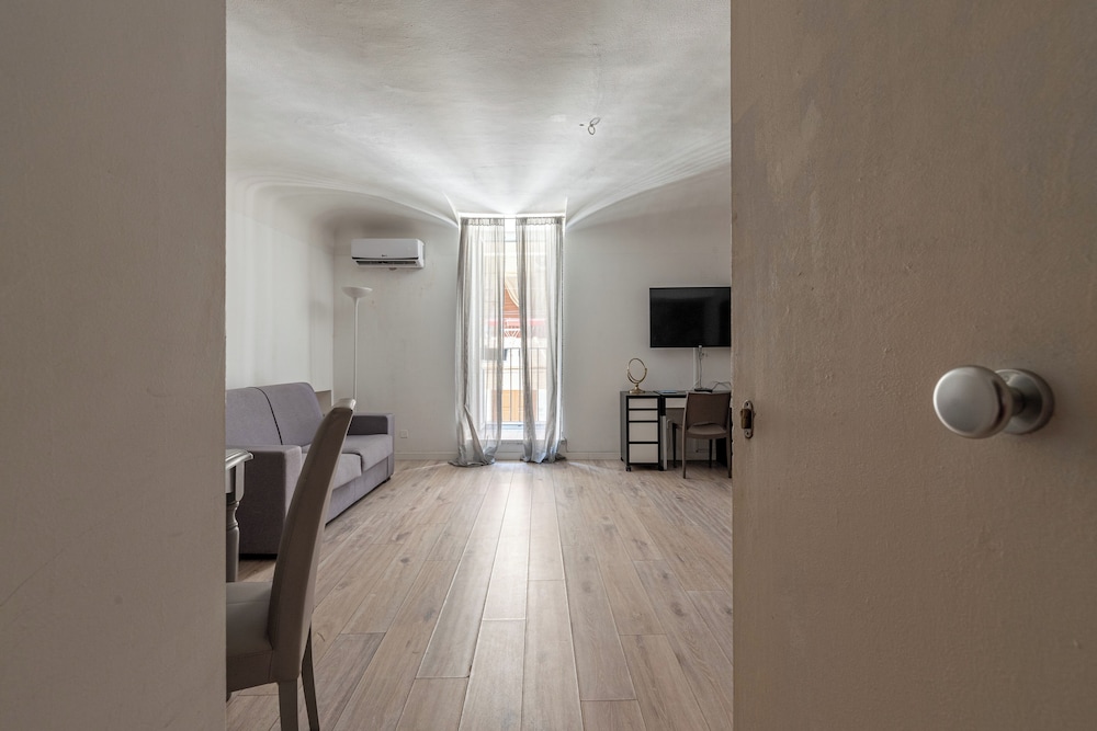 Real Umberto Apartments by WonderfuI Italy