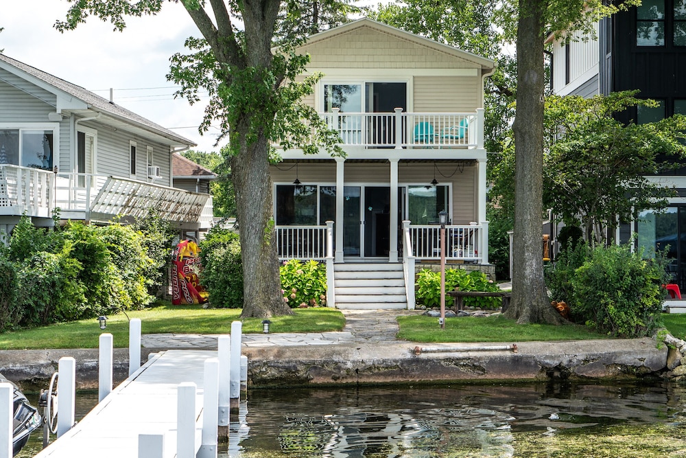 Sunset Getaway on Delavan Lake view 4