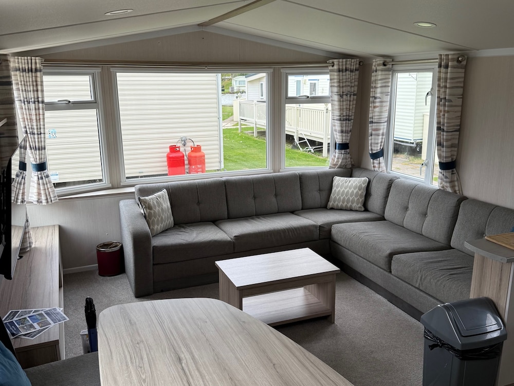 Cedar Lake Apartment Retreat