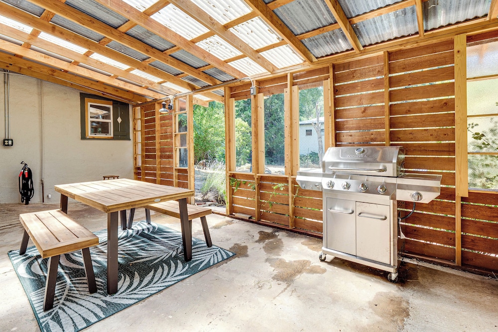 Wine Country Cottage in Historic Fiddletown!