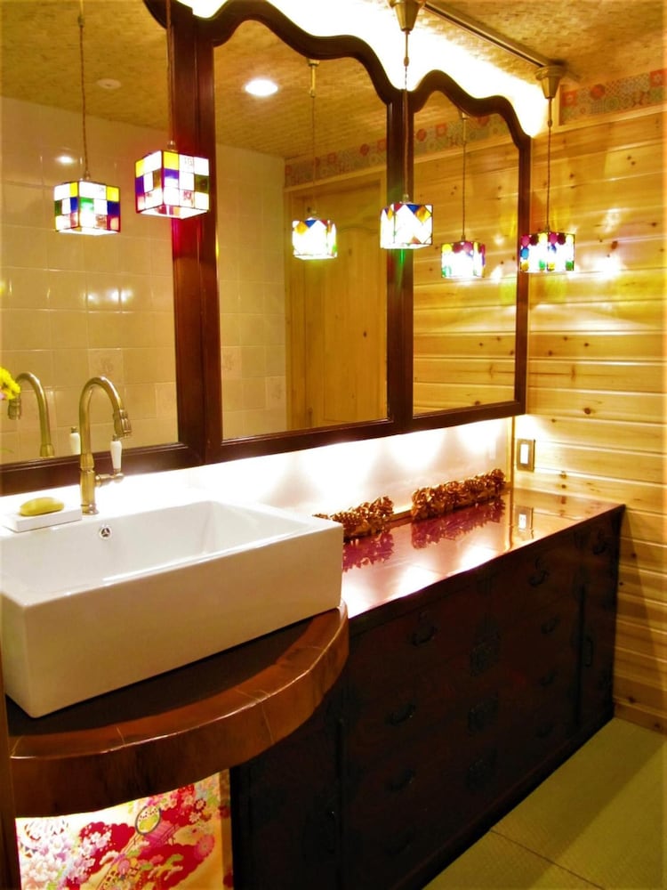 Dyeing and Hostel NAKASHIMAYA - Caters to Women