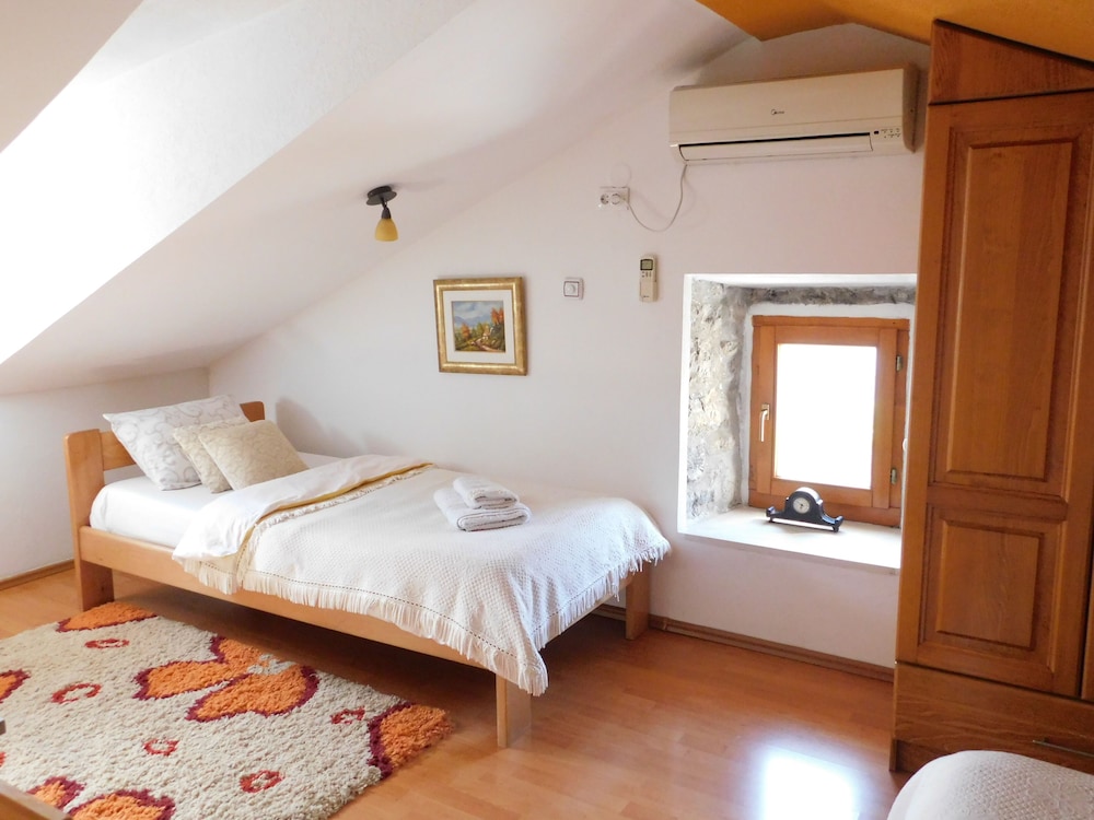 Apartments Villa Serventi