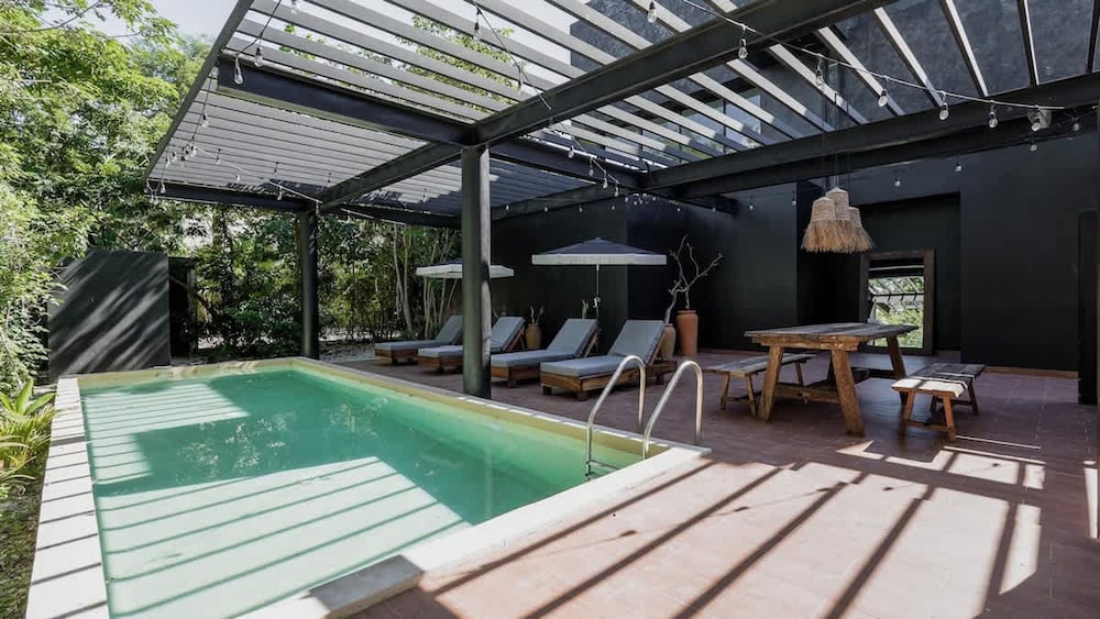 Amazing 3-story Townhouse With Pool in Aldea Zama