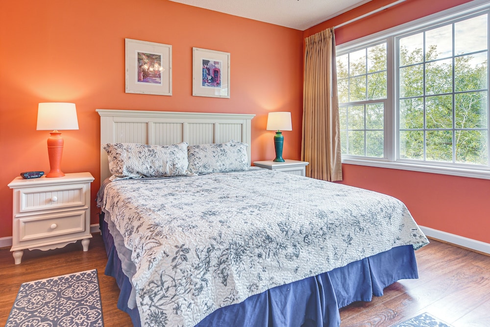 Golf Course Getaway w/ Views in North Myrtle Beach
