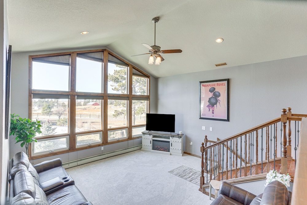 Hot Tub, Pool: 40-acre Horse Ranch in Kiowa! view 4
