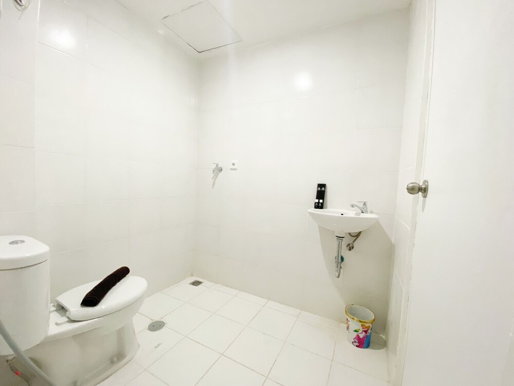 Well Furnished And Cozy Studio Paltrow City Apartment