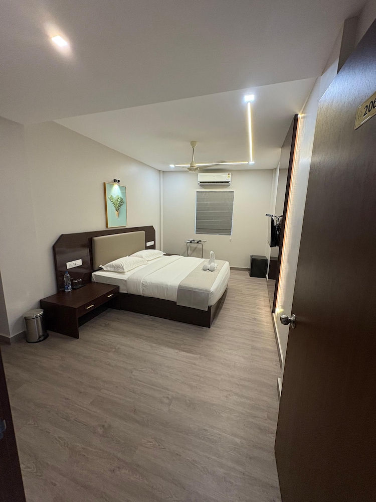 Kanak Residency Kuthuparamba