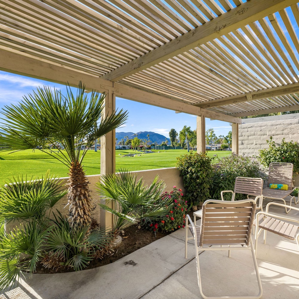 The Wells at Indian Wells - Free Golf Usage