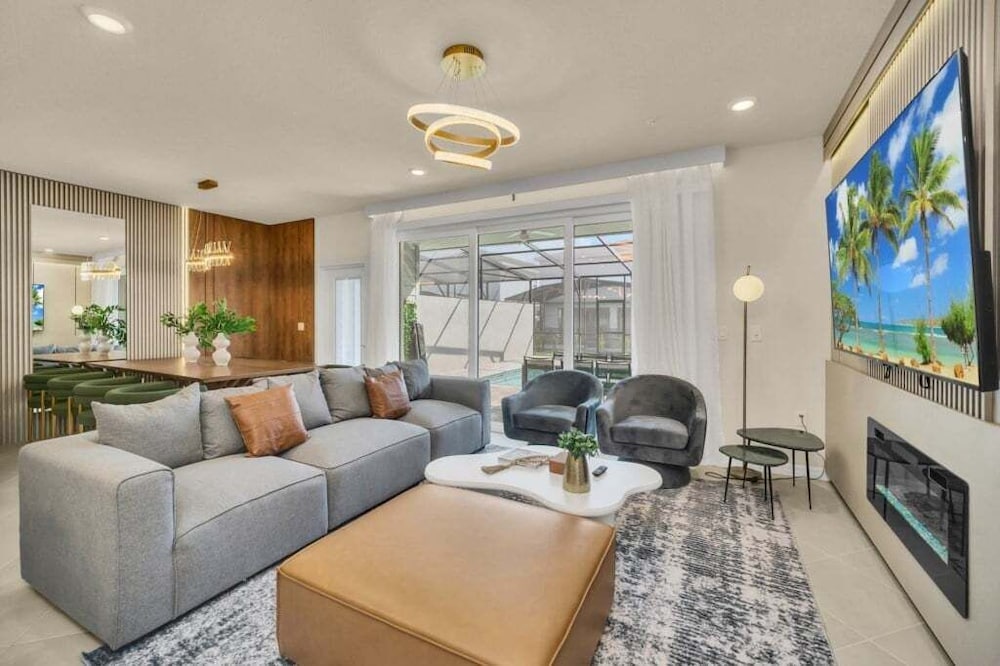5 Bedroom Townhome With Private Splash Pool! 5 Townhouse