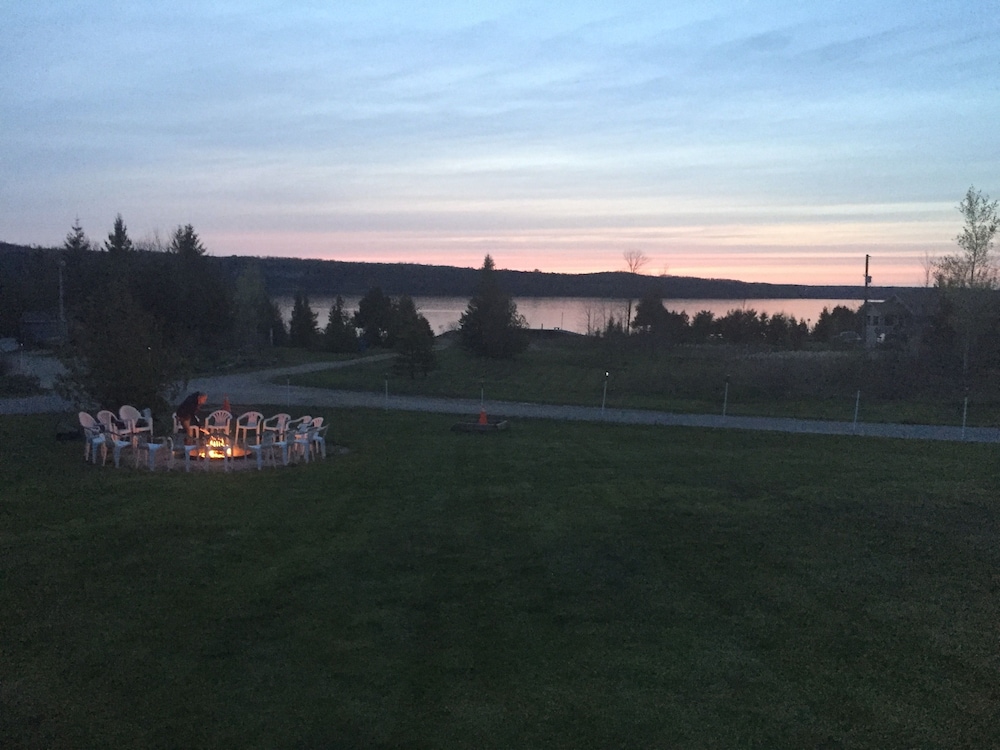 Waterview On The Bay