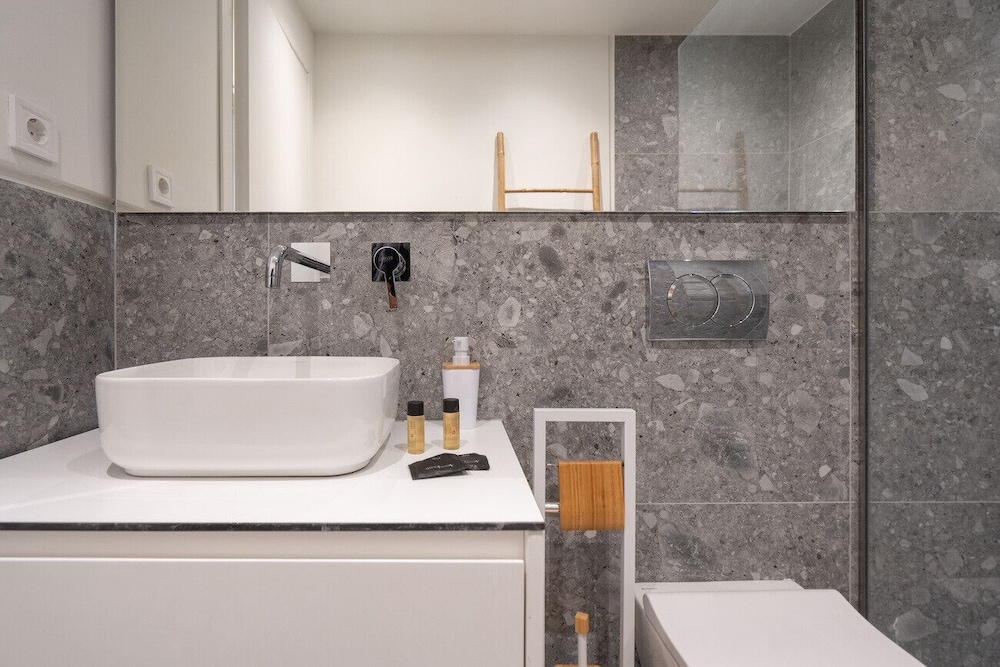 LIV Athinum 1 - Luxury Apartment 1C