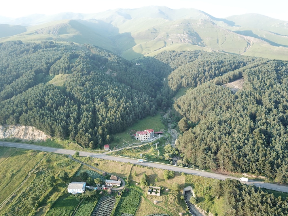 LerMont Guest House