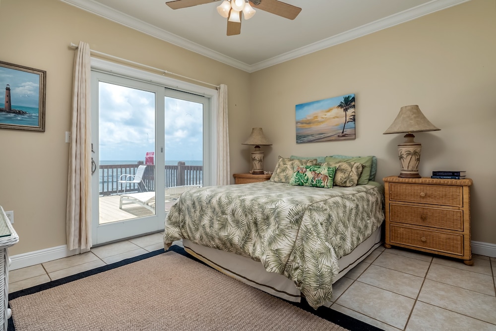 Off The Hook - Very Private Lot With Amazing Gulf Views Perfect For Your Family Beach Vacation 4 Bedroom Home by RedAwning view 5