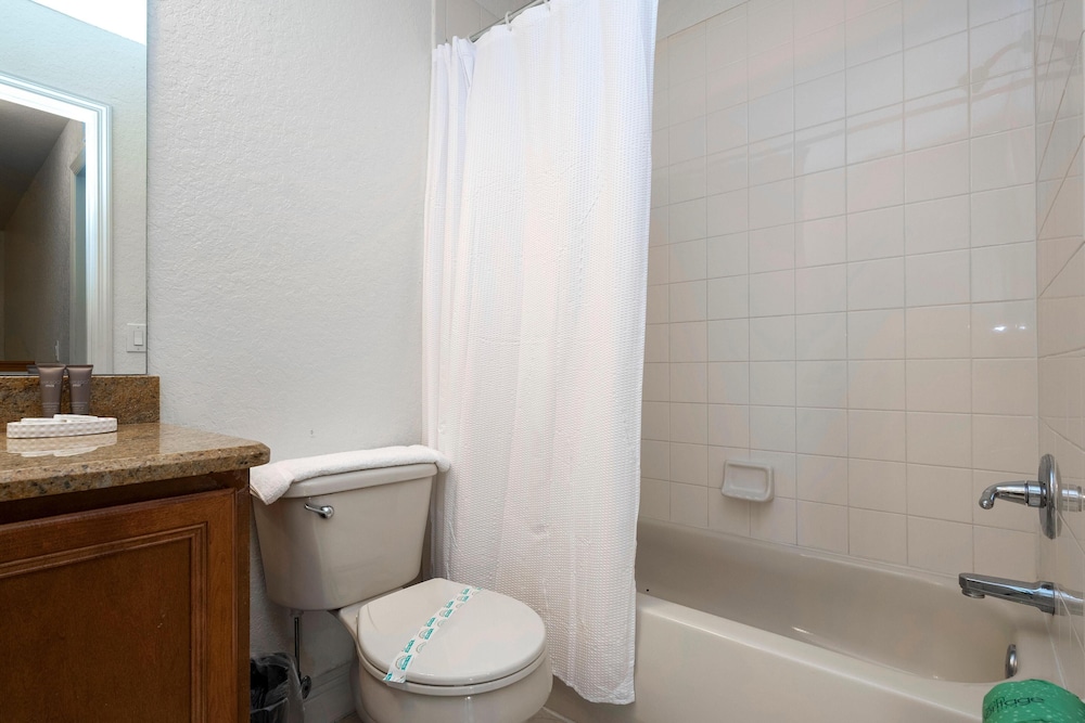 3132 CA - Charming Townhome Retreat