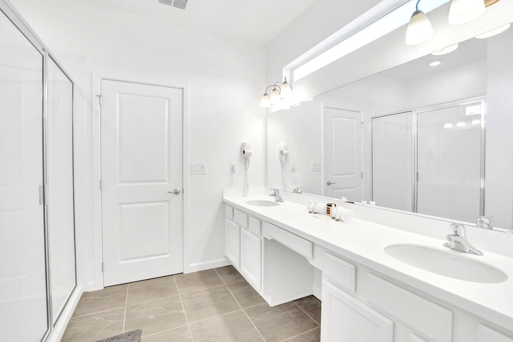 Upstay Luxury Resort Home w Private Pool & Hot Tub