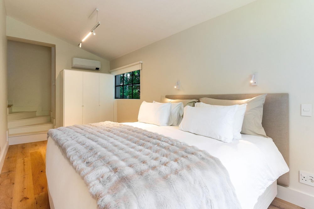 River 42 Camps Bay - Luxury Villa With Pool Stream