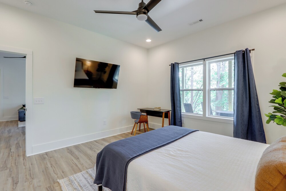 10 Mi to Dtwn: Home w/ Spacious Patio in Ellijay!