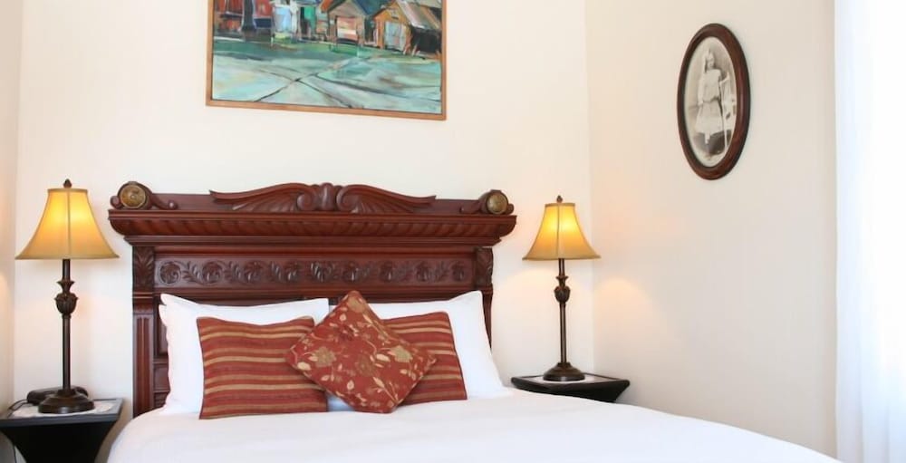Rossmount Inn view 4