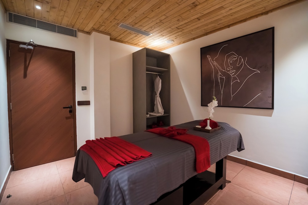 Crestorio Resort & Spa Dehradun