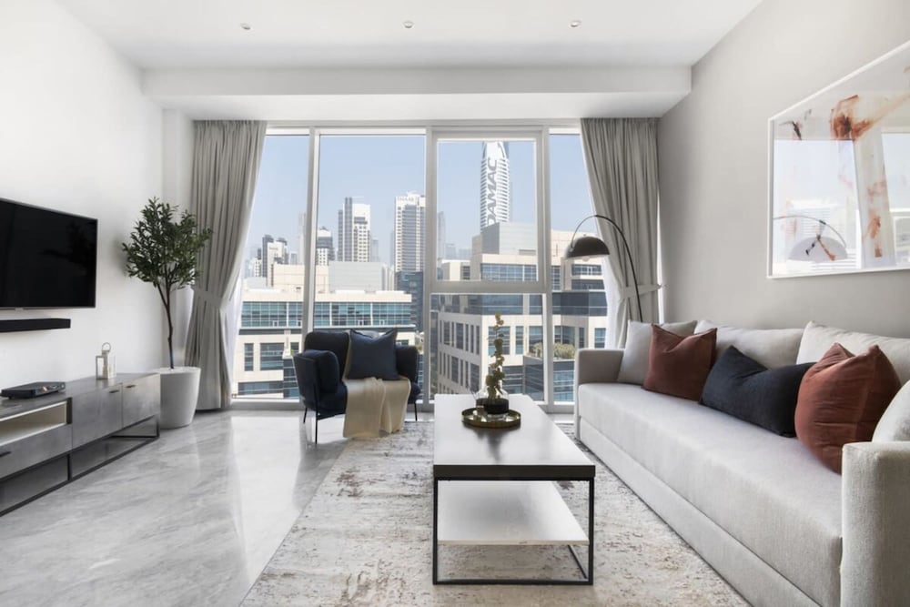 Silkhaus Great View Modern Pad Pool Access
