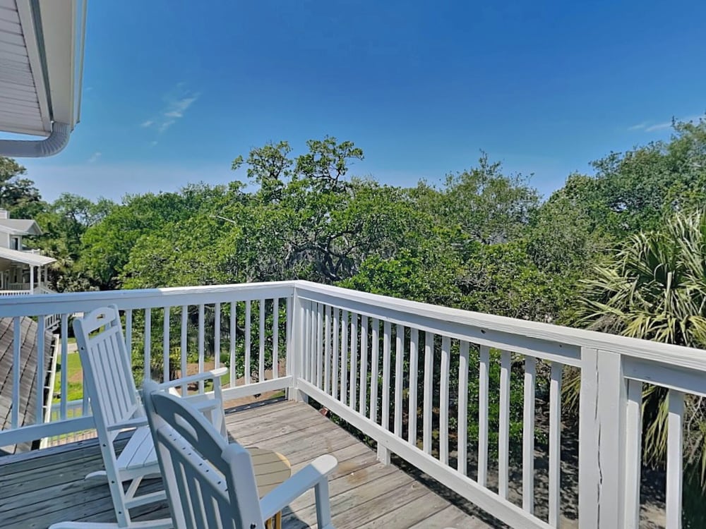Sea Walk Cottage by Tybee Vacation Rentals
