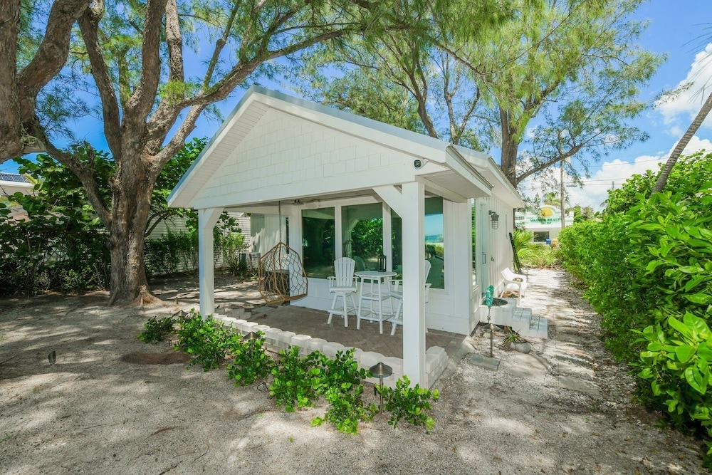 2216 Gulf Dr 1 Bedroom Home