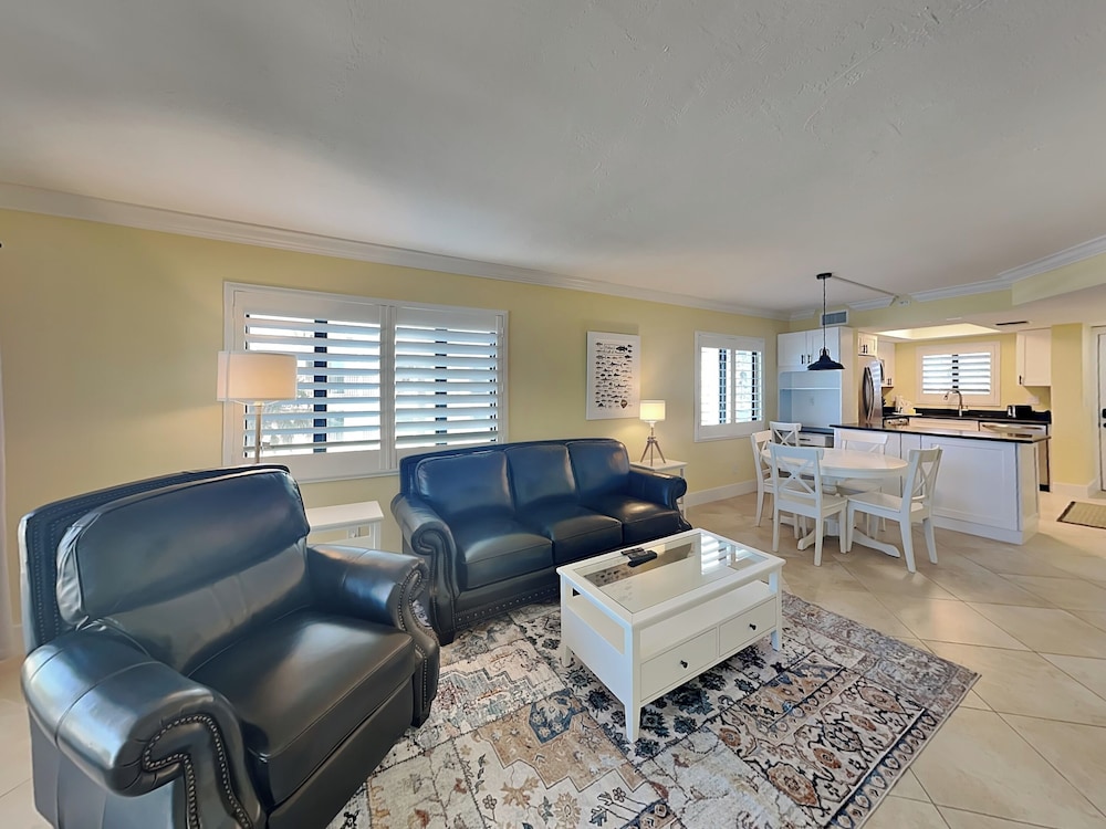 Seaside 2 by Distinctive Beach Rentals