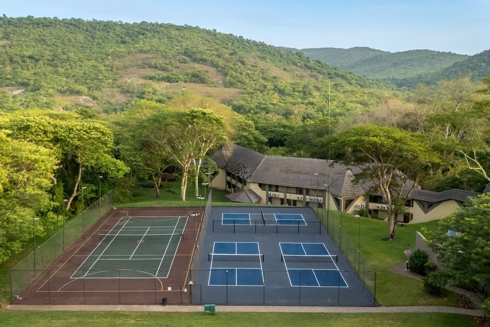First Group Sanbonani Resort
