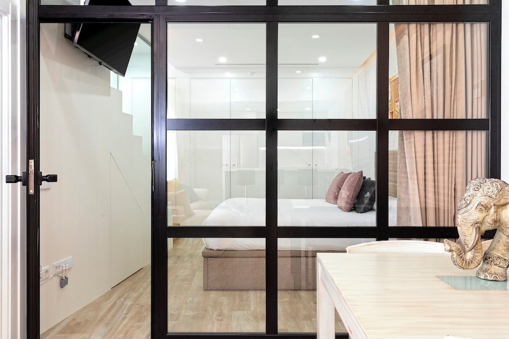 Marvelous 2-bedroom Apartment With Terrace in Triana. Castilla II