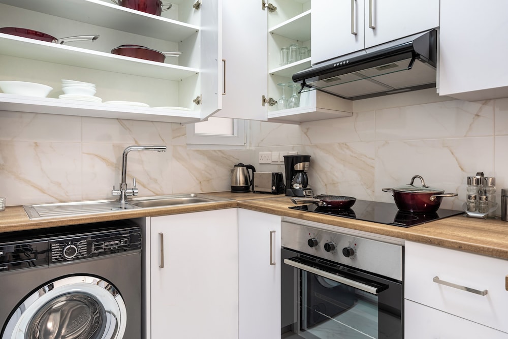 Vibe - 1 BR APt & Balcony in Larnaca