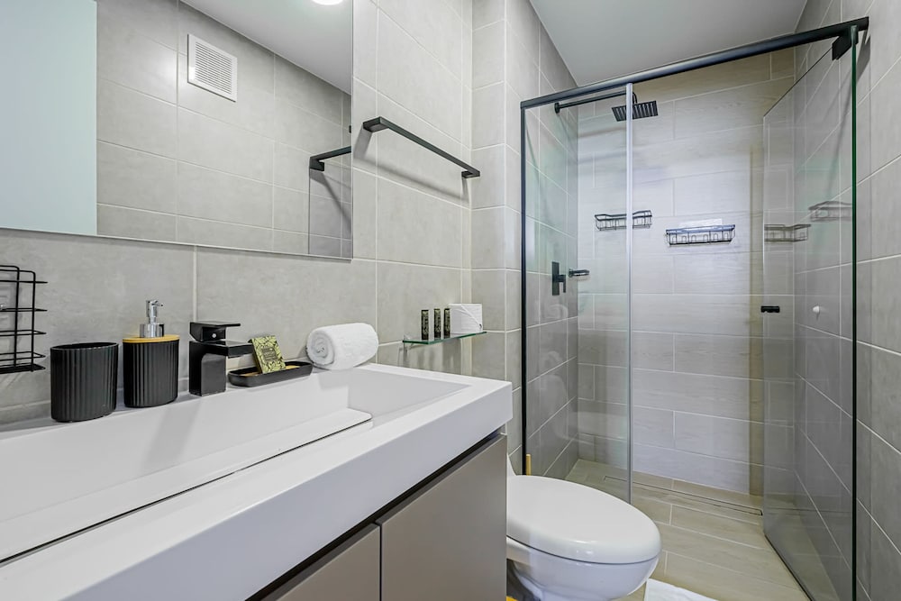 w Elegant 1BR With Balcony in San Francisco