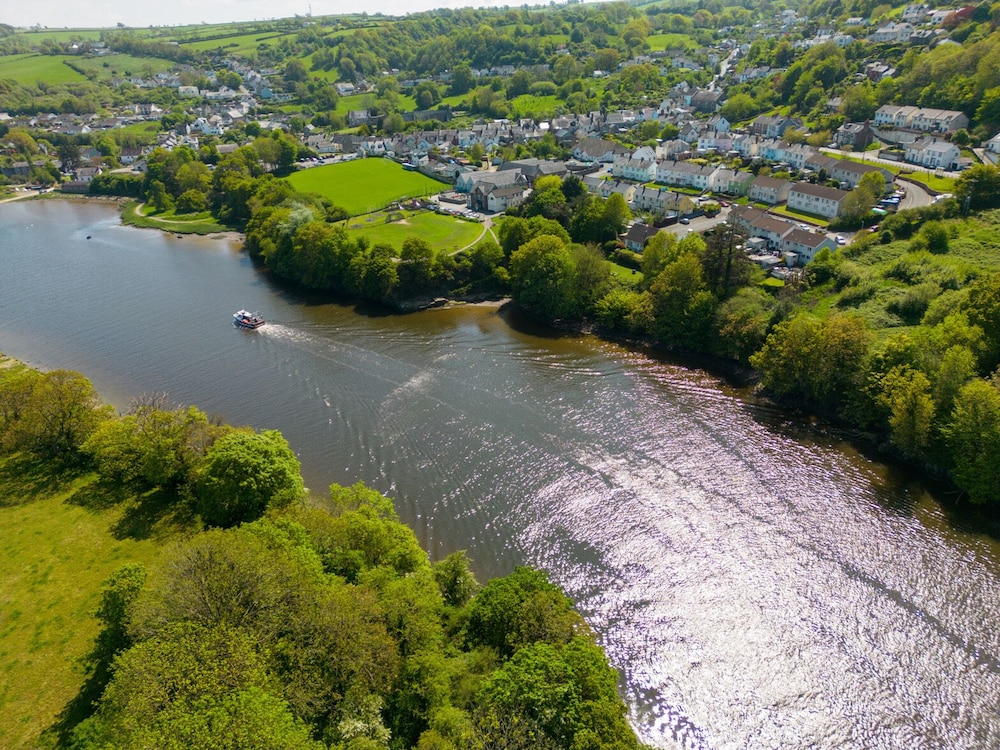 Teifi Villa