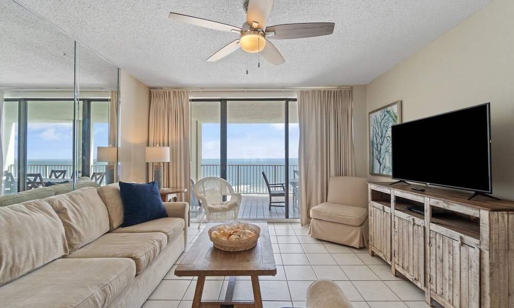 Pelican Pointe 1203