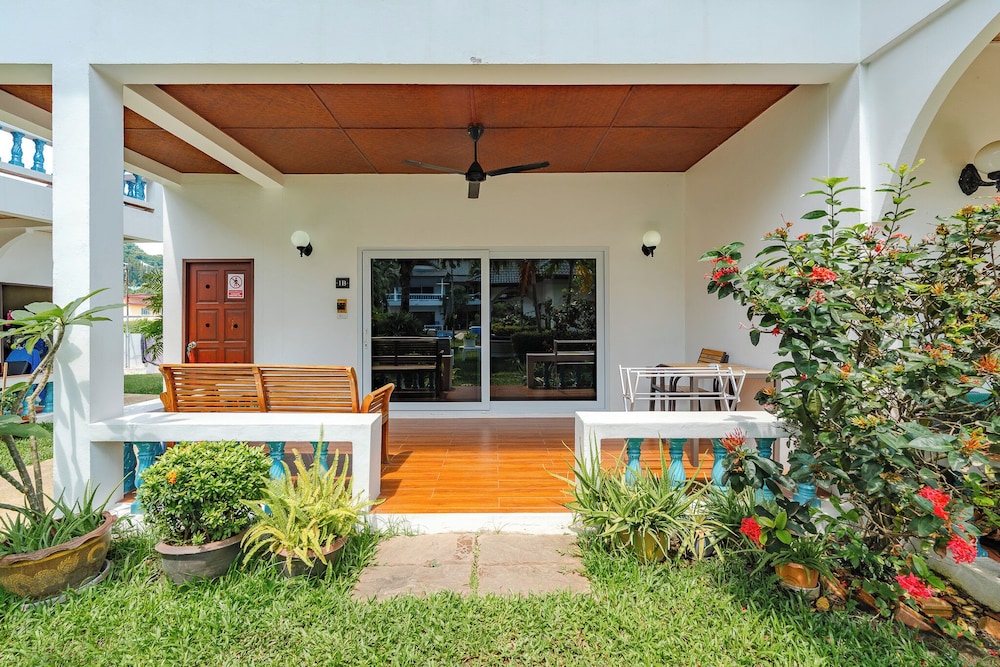 1BR Apt Poolside Near Yanui Beach V201
