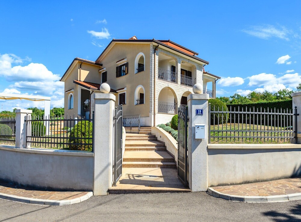 Premium Apartment With Private Pool