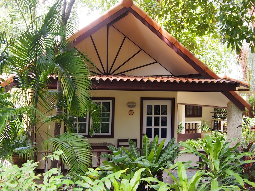 Harry's Bungalows & Restaurant