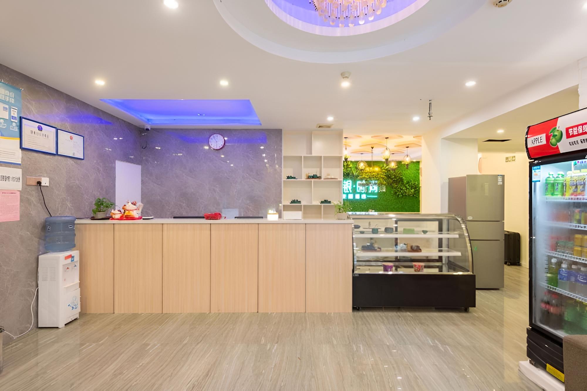 Huiyin Fashion Hotel