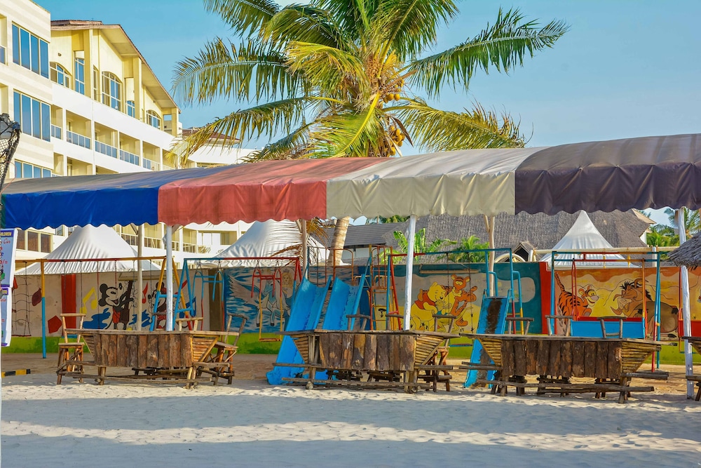 Best Western Jangwani Sea Breeze Hotel