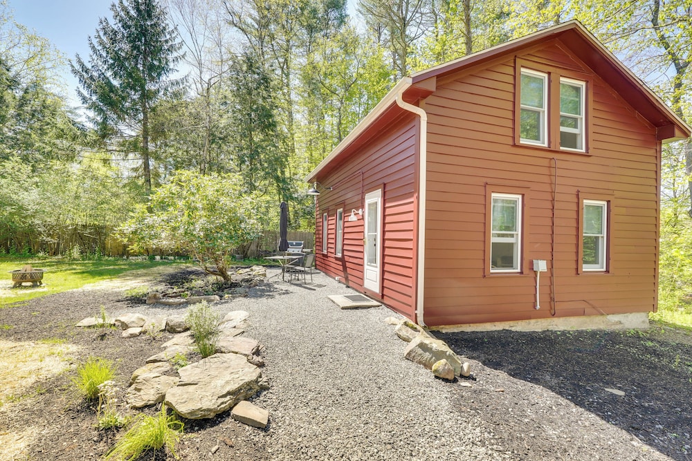 Updated/pet-friendly Cabin By Hikes and Woodstock! view 5