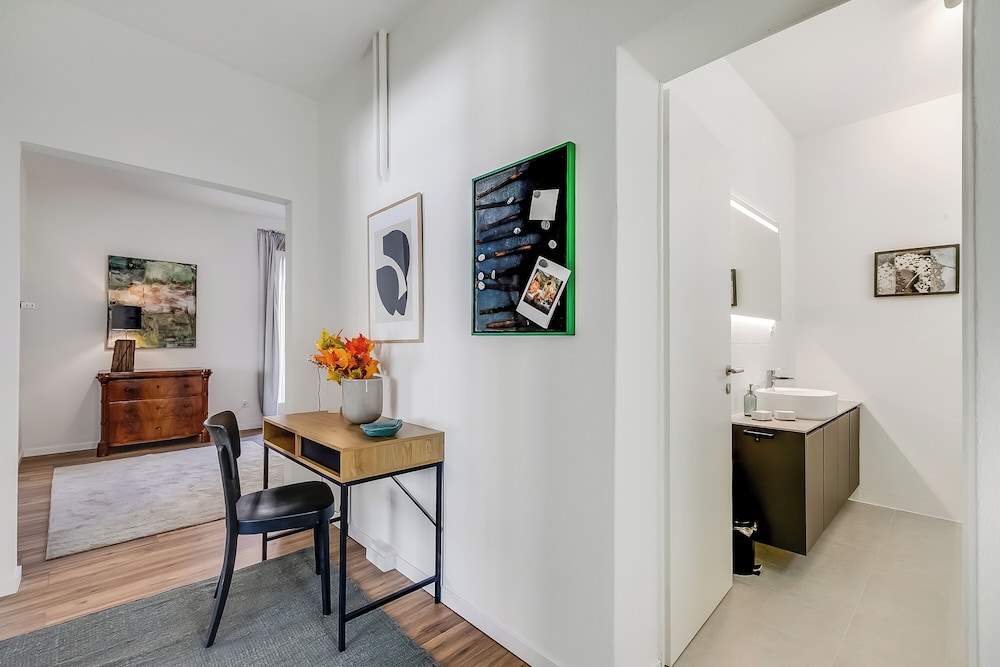 Elegant Apartment