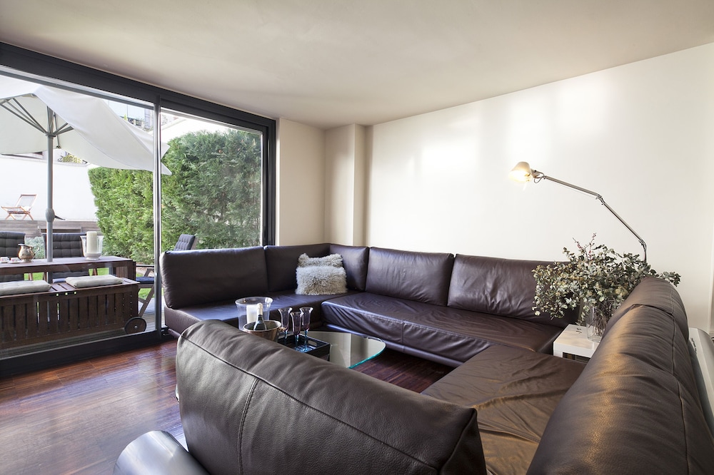 My Space Barcelona Private Pool Garden