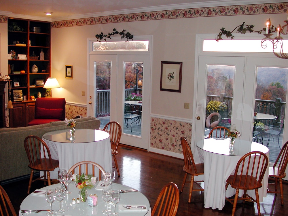 Monterey Vacations - Garden Inn Bed  Breakfast at Bee Rock - Property Image 57