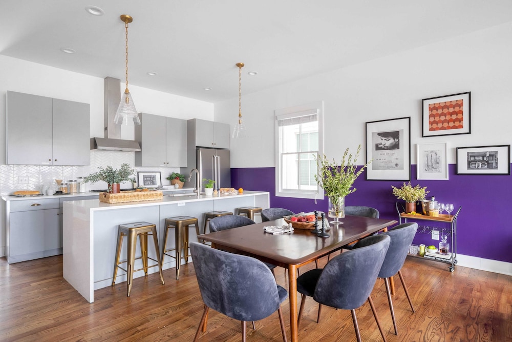 Sleeps 36 3 Homes, Minutes to Downtown+broadway 12bdr Group Getaway in Nash!