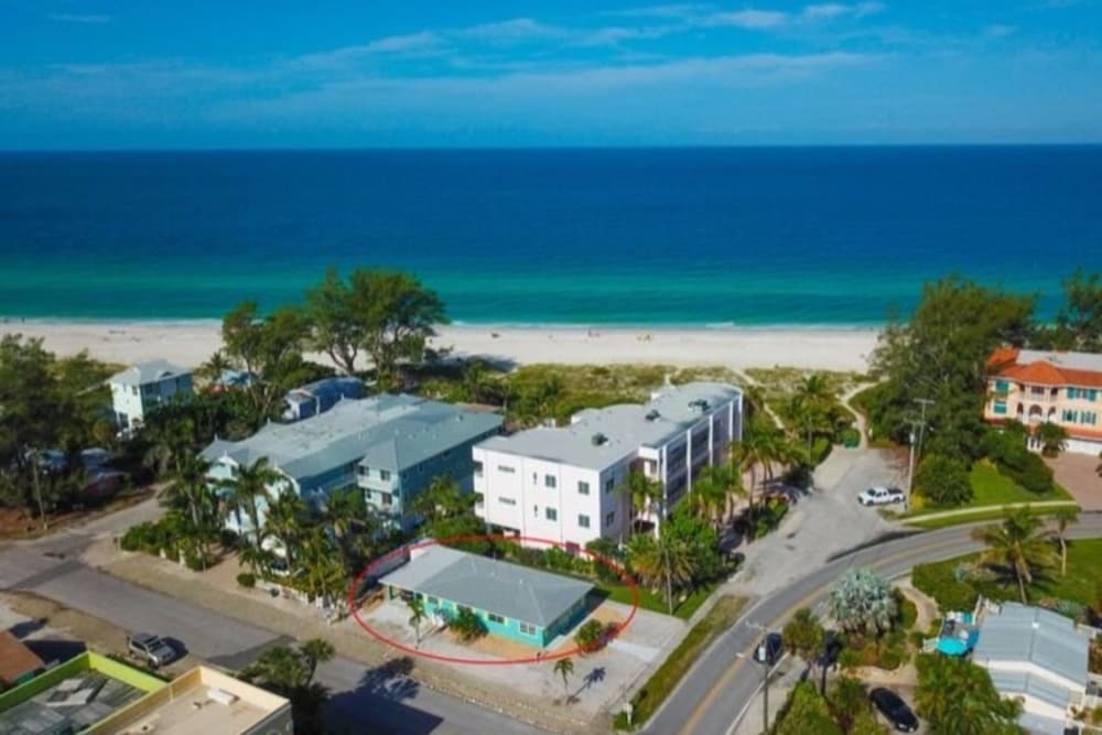 3706 Gulf Dr 2 Bedroom Home by RedAwning