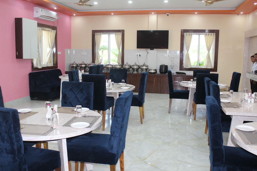 Hotel MJR - Free Pickup and Drop Temple, Sea Beach & Puri Railway Station