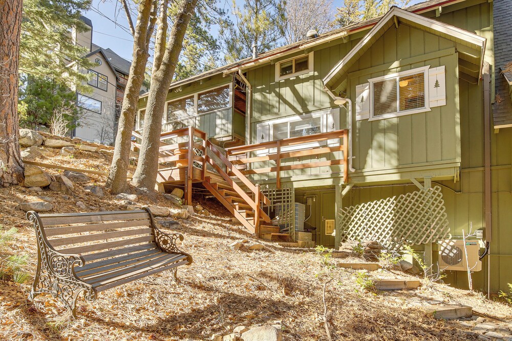 Family-friendly Lake Arrowhead Cabin w/ Game Room!