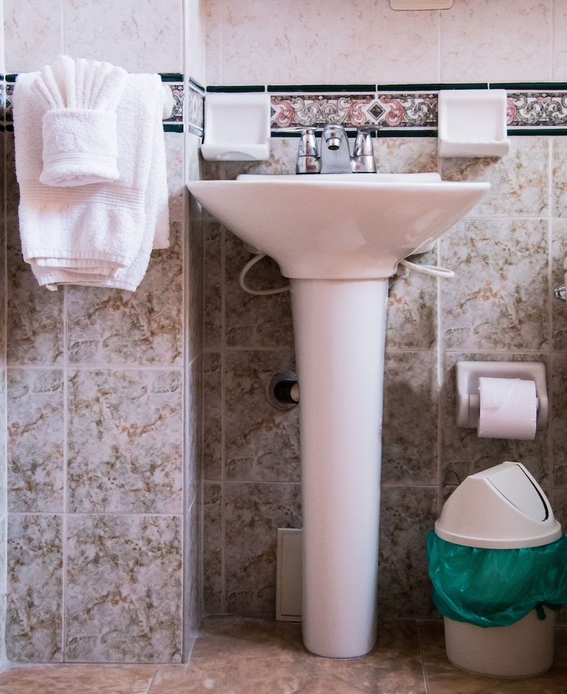 Hotel 721 - Property Image 9