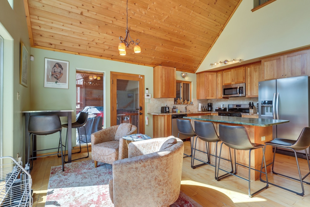 2 Min to Hiking: Cabin w/ Deck in Angel Fire